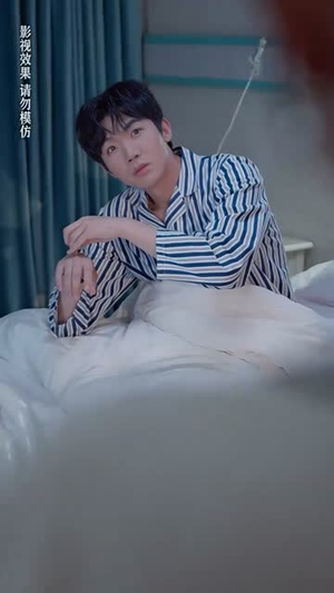 咬红唇(99集) 咬红唇(99集)超好看的短剧强烈推荐