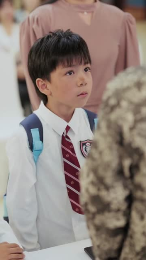 中年被裁后，我拿下总裁弟弟（66集）每天分享不一样的热播短剧