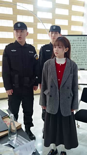 时光来电向暖而生（60集）一口气追完短剧