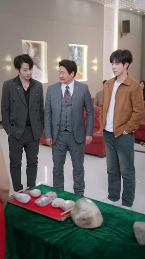 乞丐赠我通天眼（129集）全集短剧免费完整版在线观看